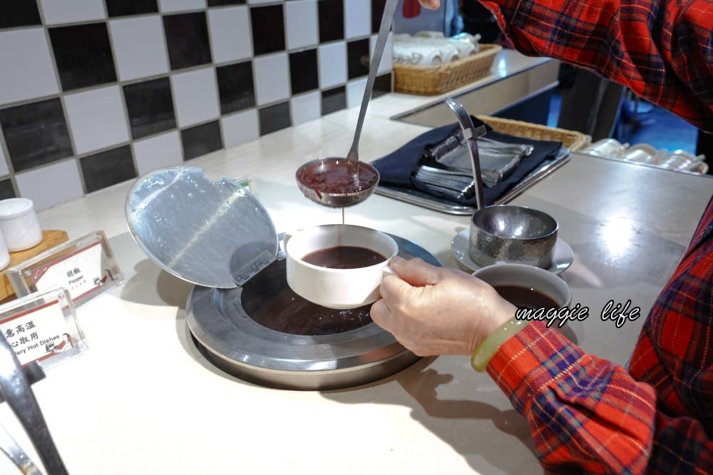 台北凱撒大飯店自助餐下午茶吃到飽優惠，Checkers自助餐廳吃到飽，期間限定只要$480直接吃2.5小時，還有生魚片蝦，台北CP值最高下午茶！