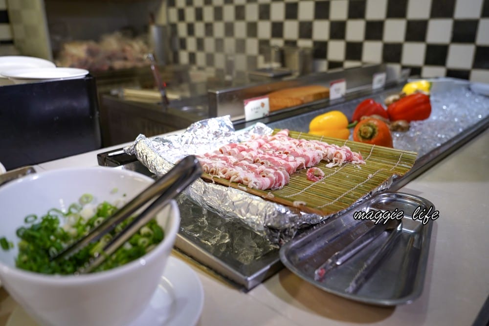 台北凱撒大飯店自助餐下午茶吃到飽優惠，Checkers自助餐廳吃到飽，期間限定只要$480直接吃2.5小時，還有生魚片蝦，台北CP值最高下午茶！