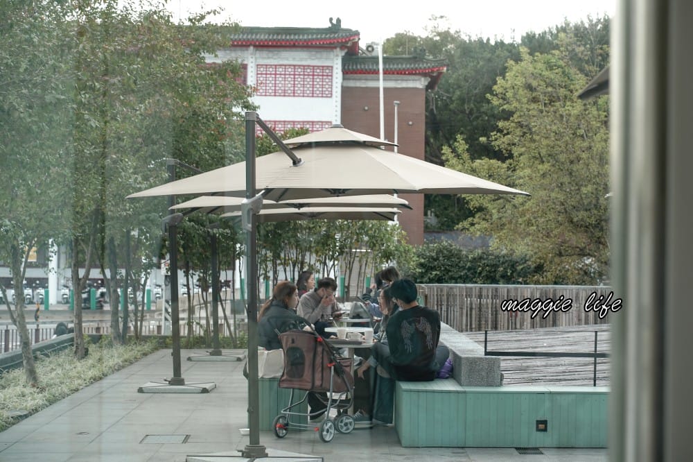 CAFE ACME｜北美館旁白色玻璃屋咖啡廳，台北中山區IG打卡熱門韓風咖啡廳，喝咖啡看夕陽超浪漫