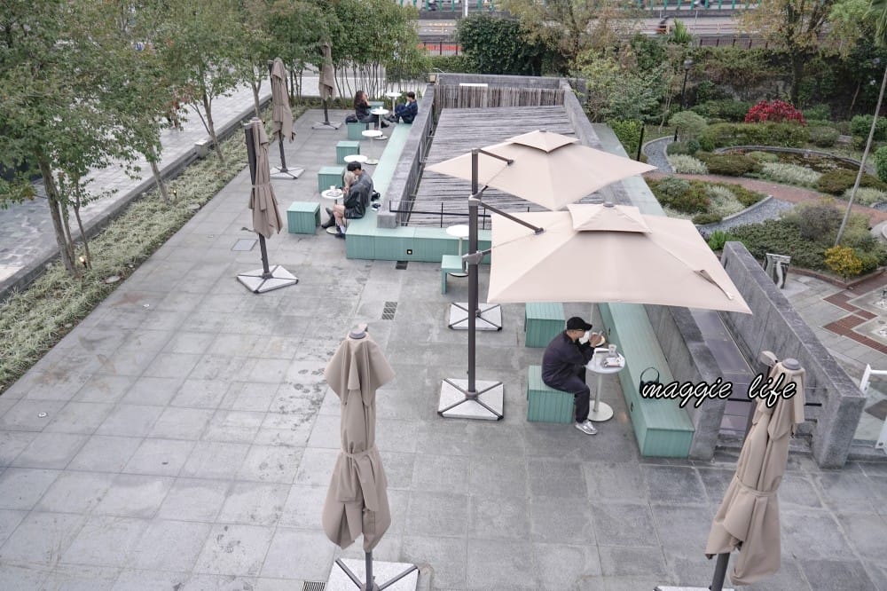 CAFE ACME｜北美館旁白色玻璃屋咖啡廳，台北中山區IG打卡熱門韓風咖啡廳，喝咖啡看夕陽超浪漫