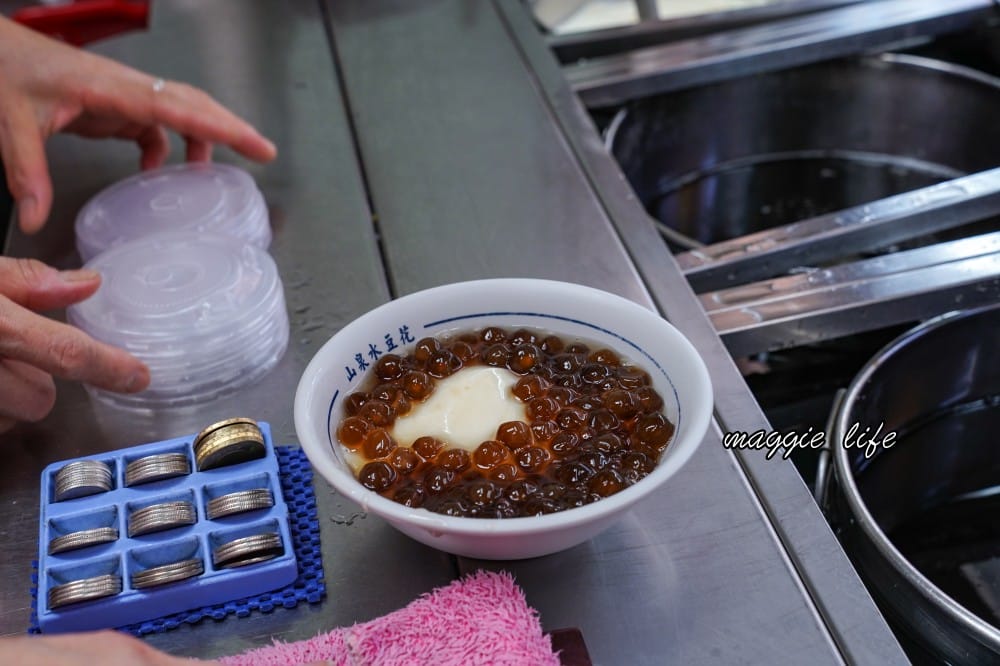 山泉水手工豆花，三峽老街必吃美食甜點小吃，全台唯一山泉水做的豆花！