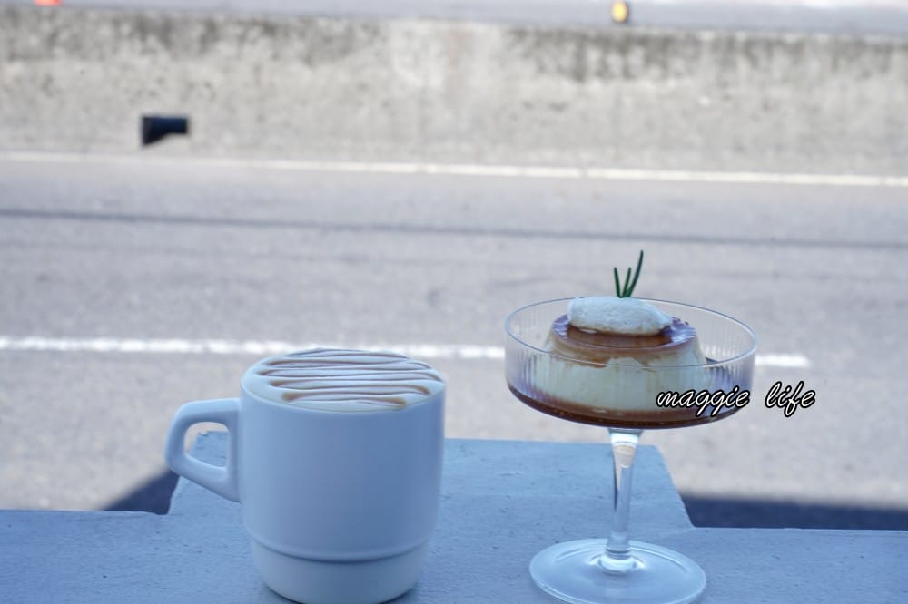 草里一號店|北海岸最美海景景觀咖啡廳，純白韓系海岸線面海第一排，新北石門療癒系咖啡廳