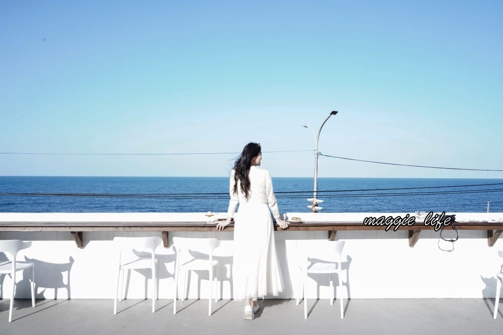 草里一號店|北海岸最美海景景觀咖啡廳，純白韓系海岸線面海第一排，新北石門療癒系咖啡廳