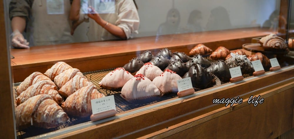 莉莉安烘焙專門店，台北老宅獨棟粉嫩色系甜點店，可頌超好吃，不限時隱藏在台北東區巷弄之中