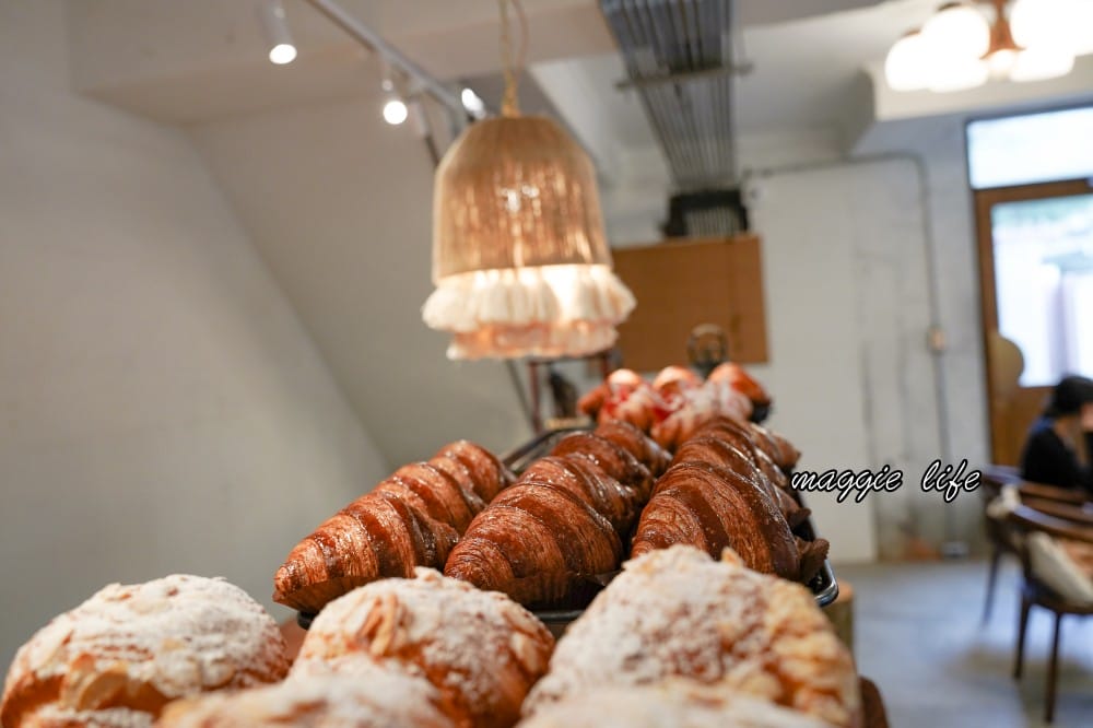 莉莉安烘焙專門店，台北老宅獨棟粉嫩色系甜點店，可頌超好吃，不限時隱藏在台北東區巷弄之中