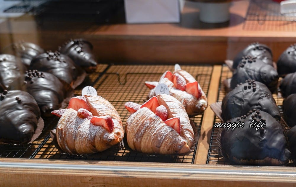 莉莉安烘焙專門店，台北老宅獨棟粉嫩色系甜點店，可頌超好吃，不限時隱藏在台北東區巷弄之中