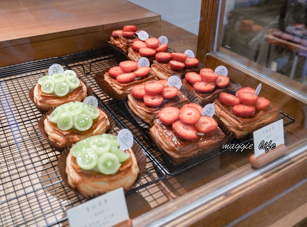 莉莉安烘焙專門店，台北老宅獨棟粉嫩色系甜點店，可頌超好吃，不限時隱藏在台北東區巷弄之中