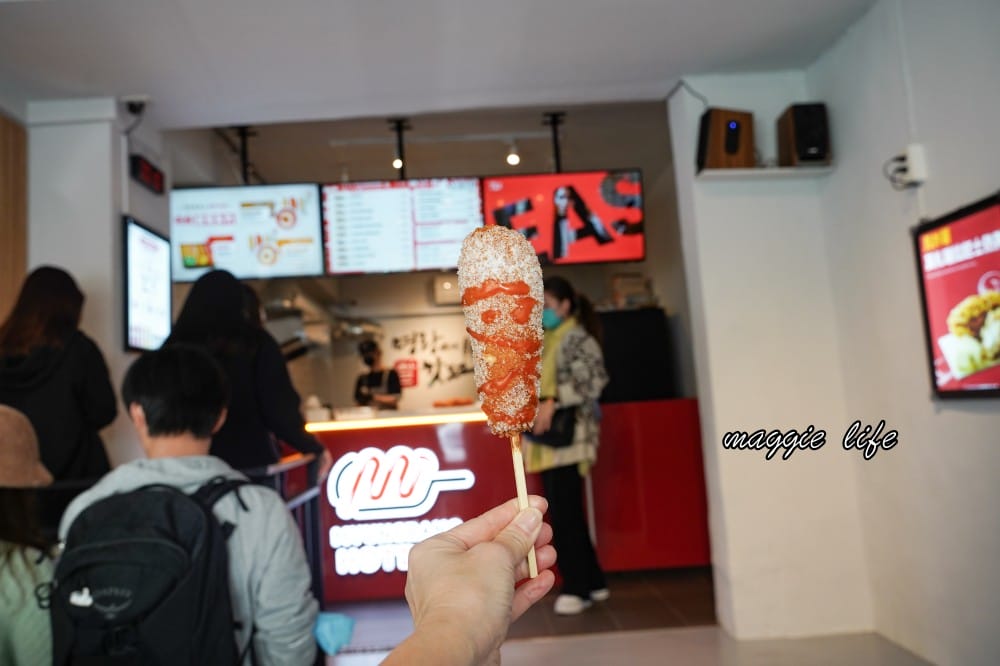 韓國明朗熱狗｜明朗時代米熱狗是韓國第一的街頭小吃，菜單，現點現做馬鈴薯起司超級簽絲好吃，台灣第一家開幕拉