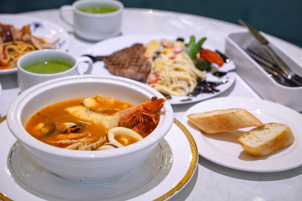 HOVII CAFE ｜高雄福華飯店網美咖啡廳，飯店主廚套餐超讚，下午茶手作蛋糕必吃（菜單）