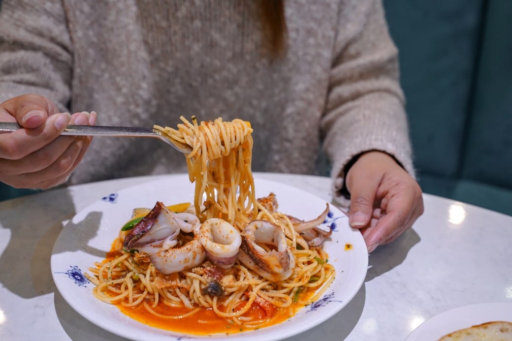 HOVII CAFE ｜高雄福華飯店網美咖啡廳，飯店主廚套餐超讚，下午茶手作蛋糕必吃（菜單）