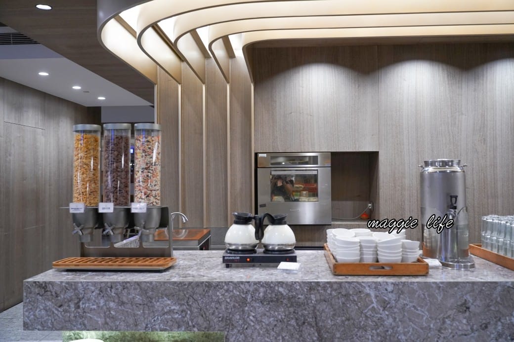 高雄福華大飯店早餐吃到飽，五星級高雄福華麗香苑自助早餐吃到飽，早餐就有海根達斯，直接吃3.5個小時（菜單）