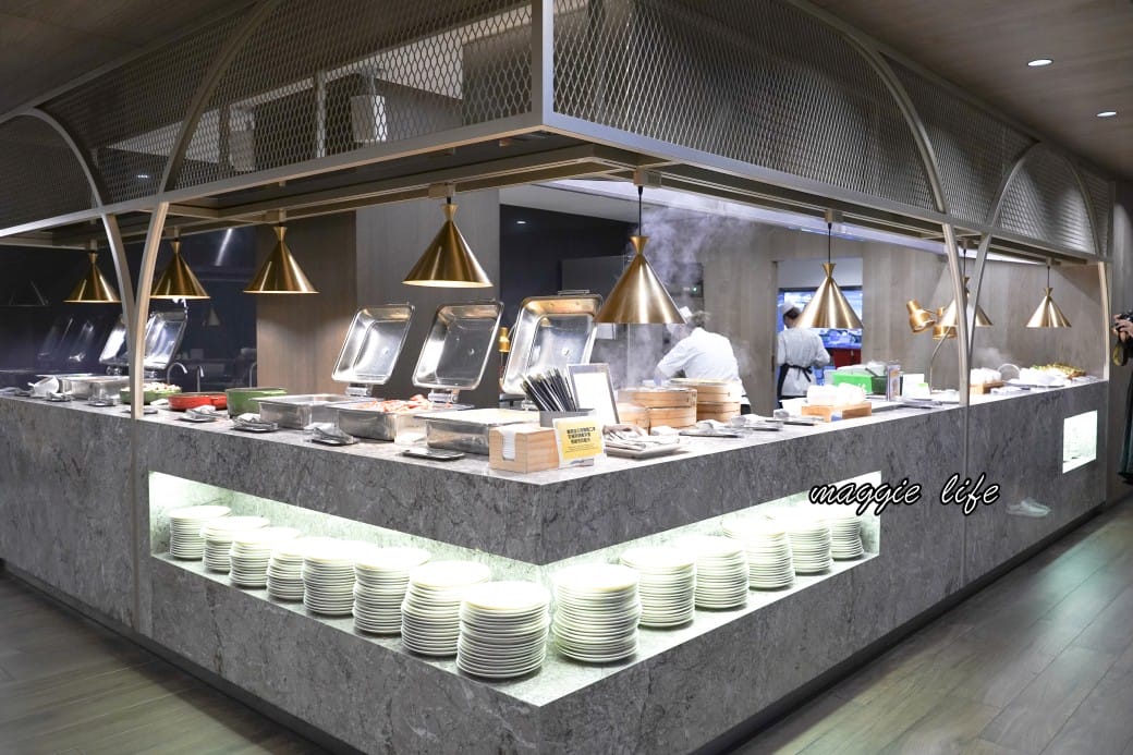 高雄福華大飯店早餐吃到飽，五星級高雄福華麗香苑自助早餐吃到飽，早餐就有海根達斯，直接吃3.5個小時（菜單）