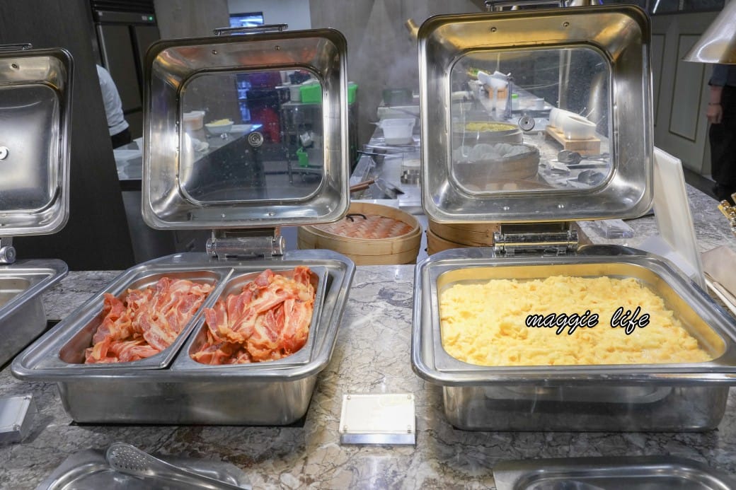 高雄福華大飯店早餐吃到飽，五星級高雄福華麗香苑自助早餐吃到飽，早餐就有海根達斯，直接吃3.5個小時（菜單）