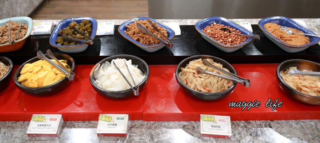 高雄福華大飯店早餐吃到飽，五星級高雄福華麗香苑自助早餐吃到飽，早餐就有海根達斯，直接吃3.5個小時（菜單）