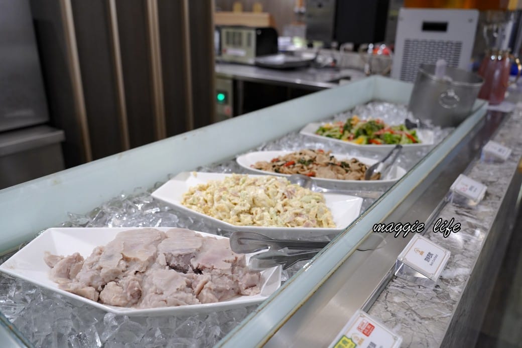 高雄福華大飯店早餐吃到飽，五星級高雄福華麗香苑自助早餐吃到飽，早餐就有海根達斯，直接吃3.5個小時（菜單）