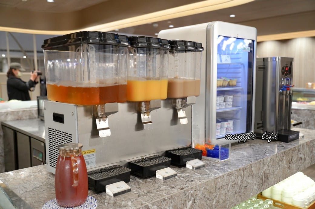 高雄福華大飯店早餐吃到飽，五星級高雄福華麗香苑自助早餐吃到飽，早餐就有海根達斯，直接吃3.5個小時（菜單）