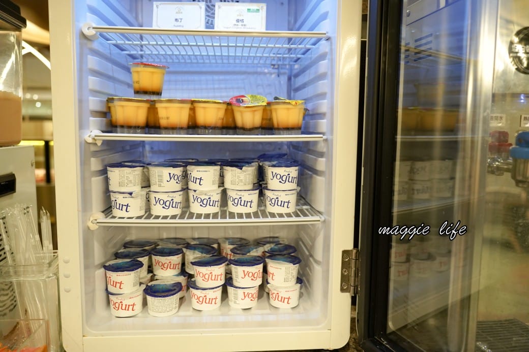 高雄福華大飯店早餐吃到飽，五星級高雄福華麗香苑自助早餐吃到飽，早餐就有海根達斯，直接吃3.5個小時（菜單）