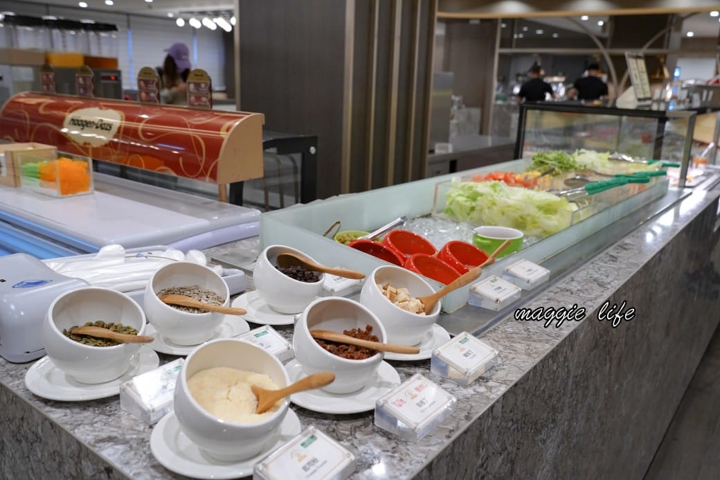 高雄福華大飯店早餐吃到飽，五星級高雄福華麗香苑自助早餐吃到飽，早餐就有海根達斯，直接吃3.5個小時（菜單）