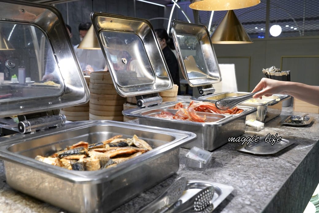 高雄福華大飯店早餐吃到飽，五星級高雄福華麗香苑自助早餐吃到飽，早餐就有海根達斯，直接吃3.5個小時（菜單）