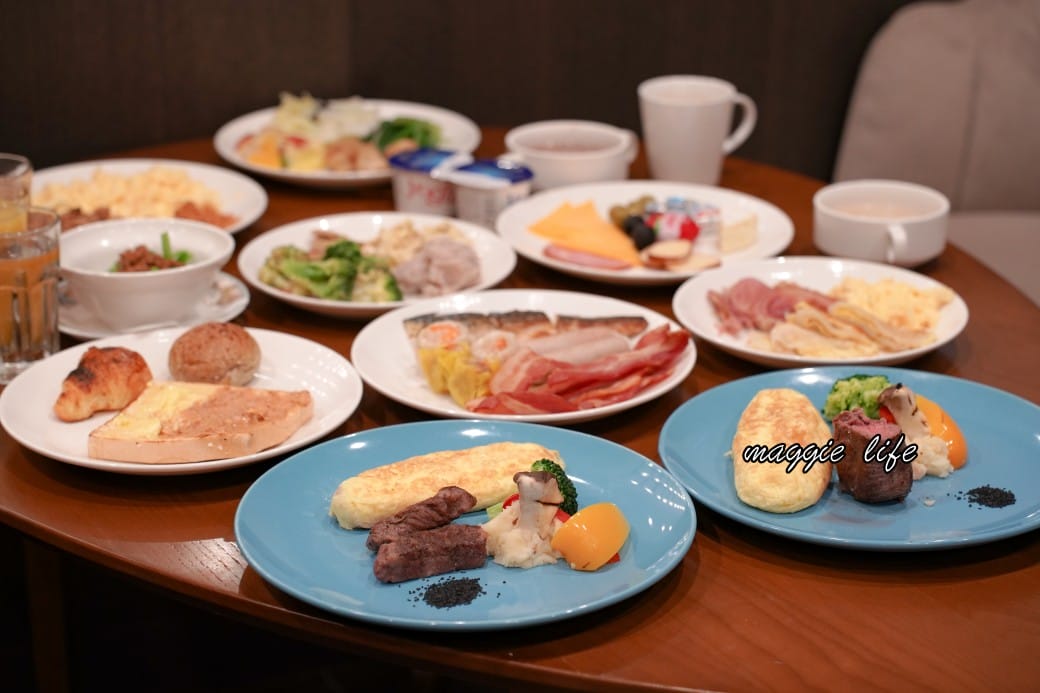 高雄福華大飯店早餐吃到飽，五星級高雄福華麗香苑自助早餐吃到飽，早餐就有海根達斯，直接吃3.5個小時（菜單）