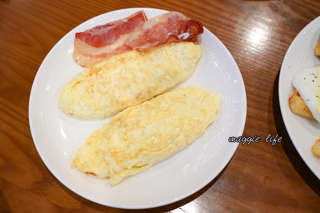 高雄福華大飯店早餐吃到飽，五星級高雄福華麗香苑自助早餐吃到飽，早餐就有海根達斯，直接吃3.5個小時（菜單）