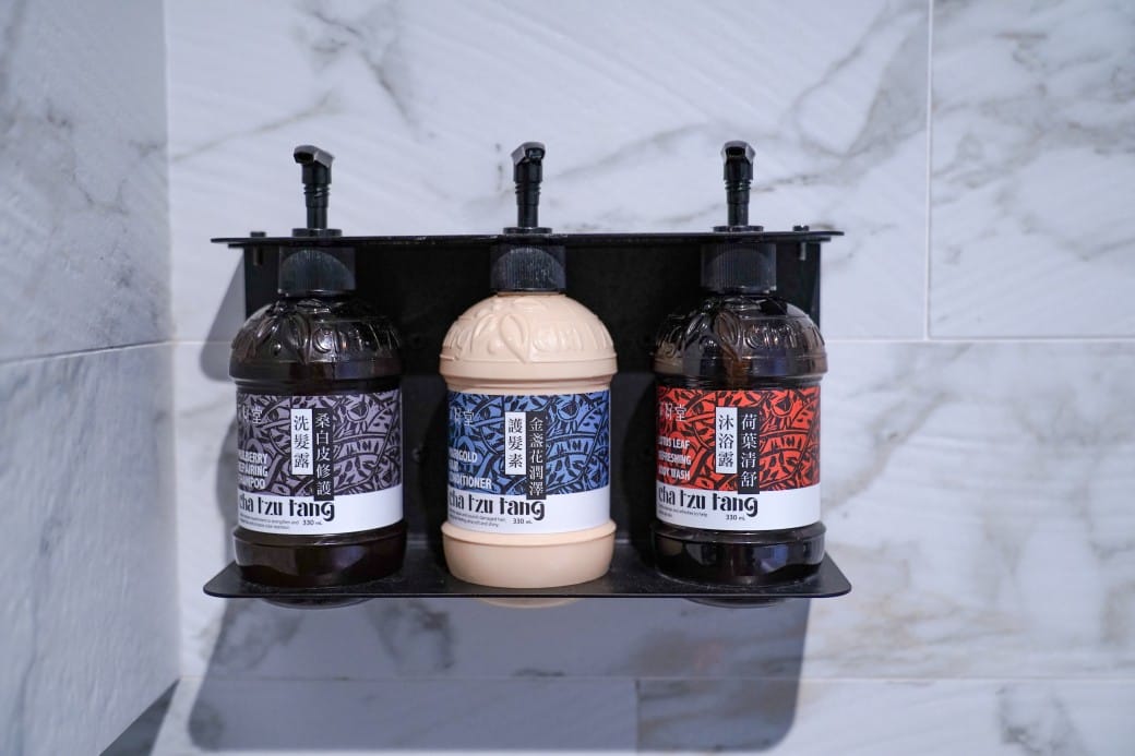 高雄福華飯店｜高質感絕美景觀住房，高空露天網美泳池，服務好得沒話說，一泊二食捨不得離開