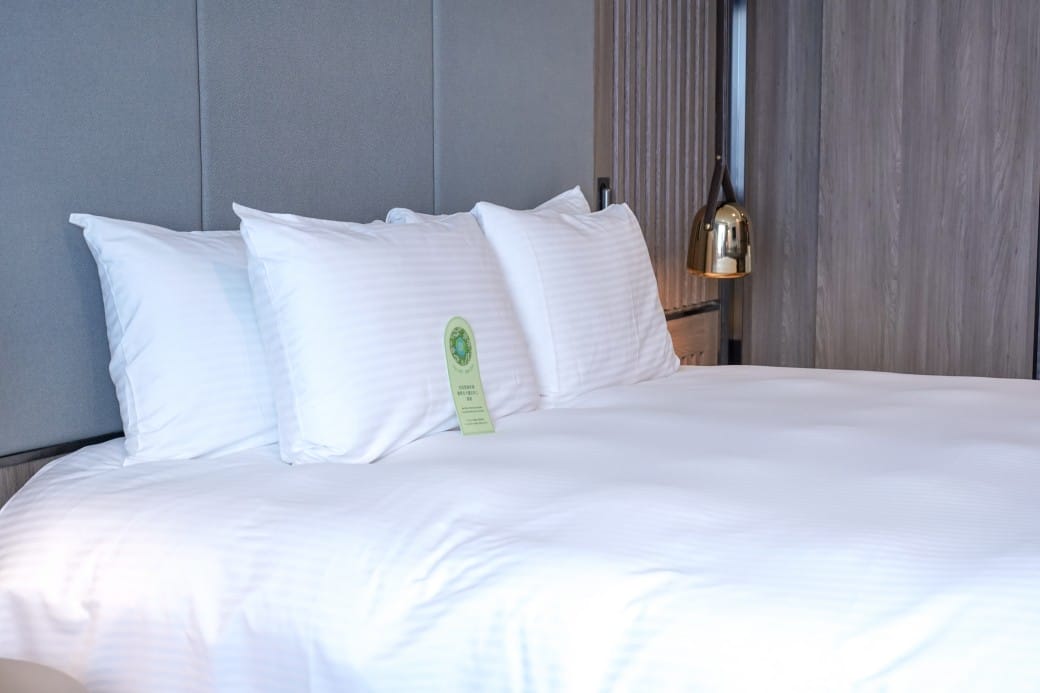 高雄福華飯店｜高質感絕美景觀住房，高空露天網美泳池，服務好得沒話說，一泊二食捨不得離開