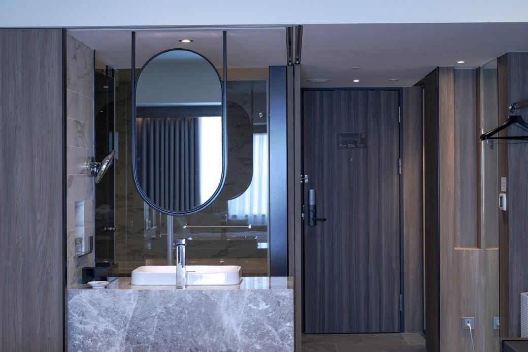 高雄福華飯店｜高質感絕美景觀住房，高空露天網美泳池，服務好得沒話說，一泊二食捨不得離開