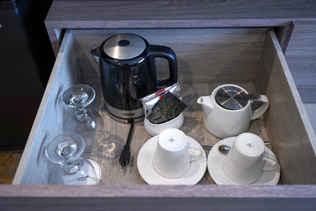 高雄福華飯店｜高質感絕美景觀住房，高空露天網美泳池，服務好得沒話說，一泊二食捨不得離開