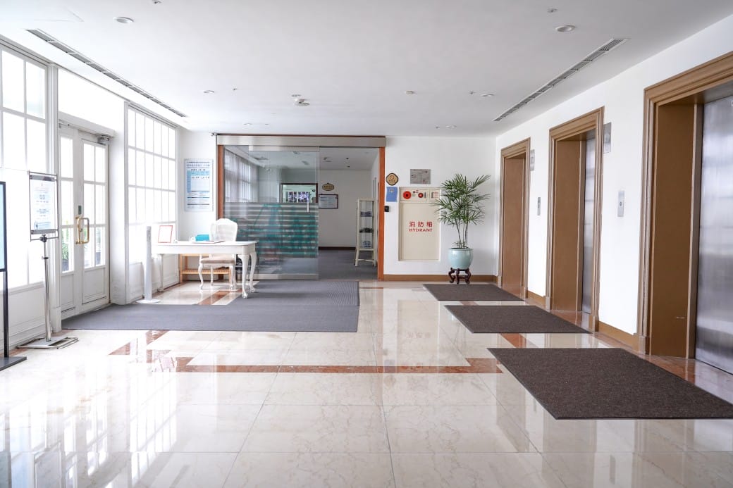 高雄福華飯店｜高質感絕美景觀住房，高空露天網美泳池，服務好得沒話說，一泊二食捨不得離開