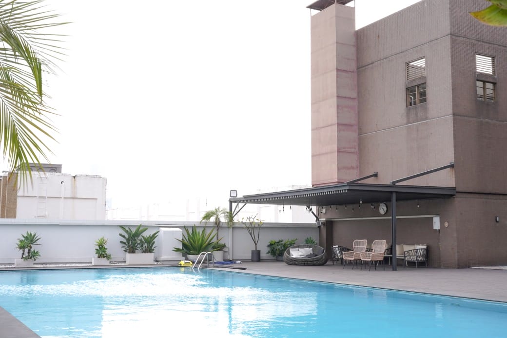 高雄福華飯店｜高質感絕美景觀住房，高空露天網美泳池，服務好得沒話說，一泊二食捨不得離開