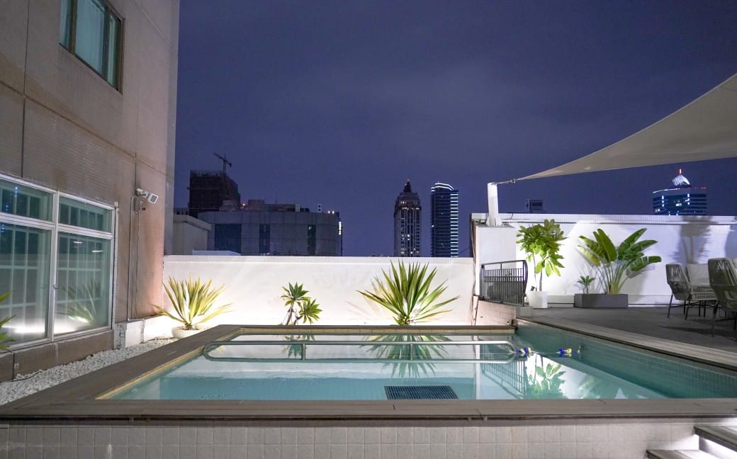 高雄福華飯店｜高質感絕美景觀住房，高空露天網美泳池，服務好得沒話說，一泊二食捨不得離開