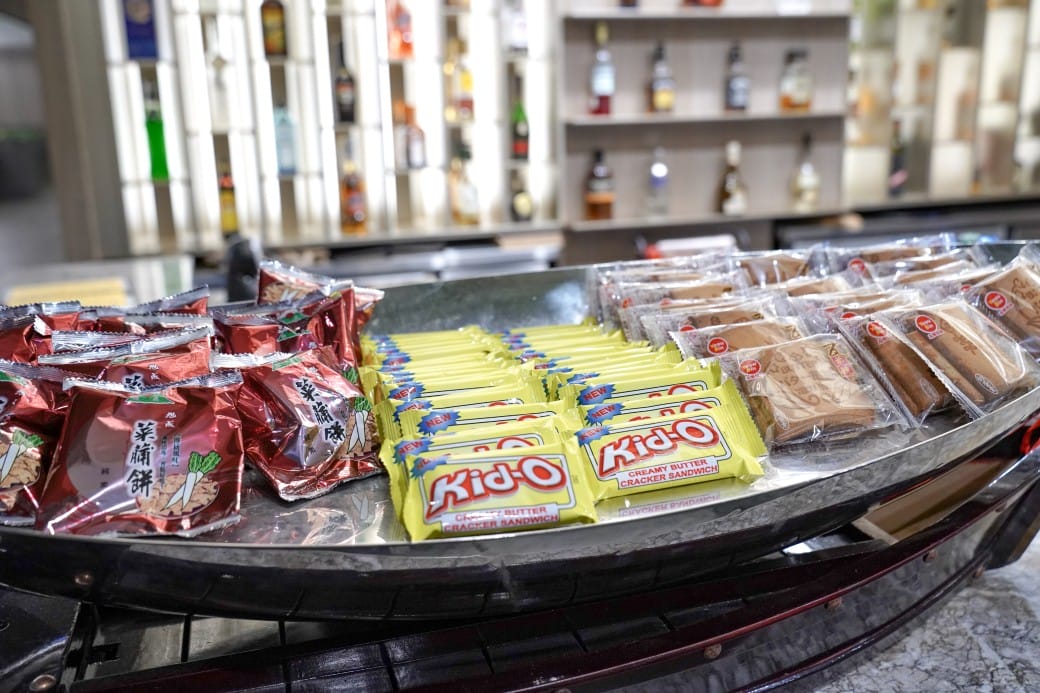 高雄福華飯店｜高質感絕美景觀住房，高空露天網美泳池，服務好得沒話說，一泊二食捨不得離開