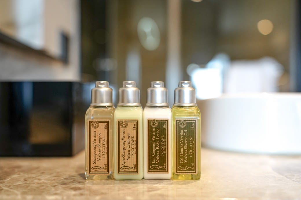 高雄福華飯店｜高質感絕美景觀住房，高空露天網美泳池，服務好得沒話說，一泊二食捨不得離開