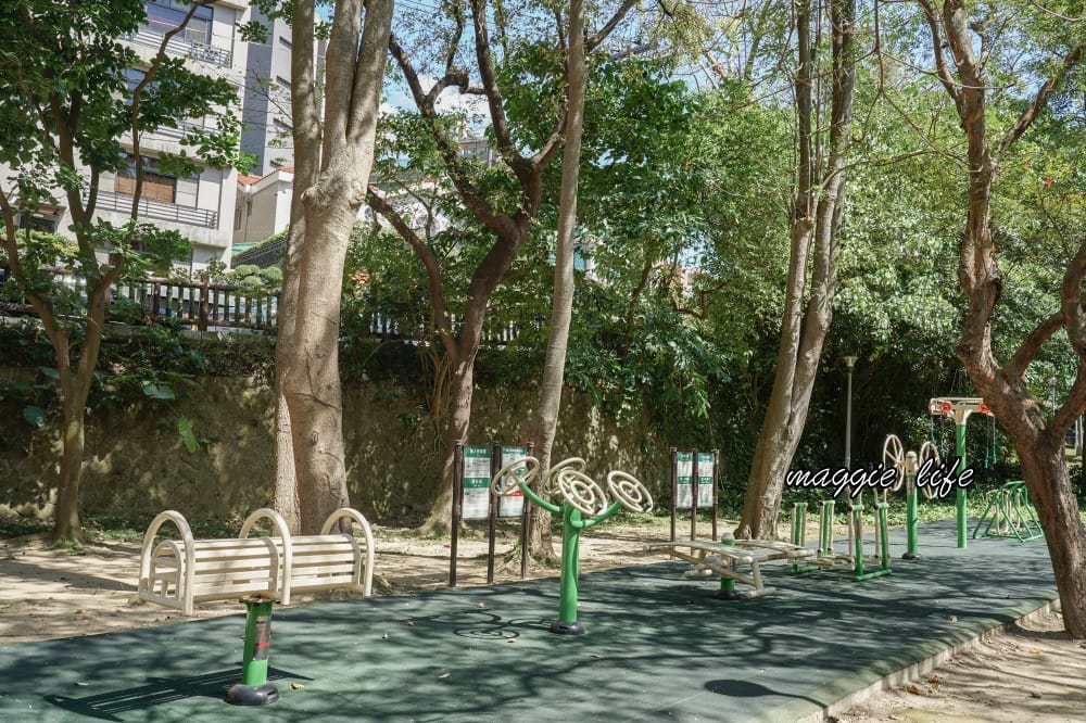 北投泉源公園泡腳池園區｜北投免費足湯青磺泉泡腳溫泉，交通指南