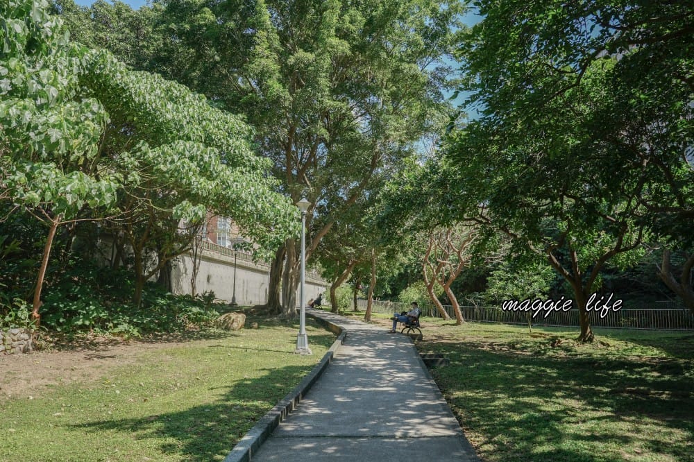 北投泉源公園泡腳池園區｜北投免費足湯青磺泉泡腳溫泉，交通指南