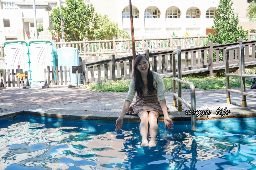 北投泉源公園泡腳池園區｜北投免費足湯青磺泉泡腳溫泉，交通指南