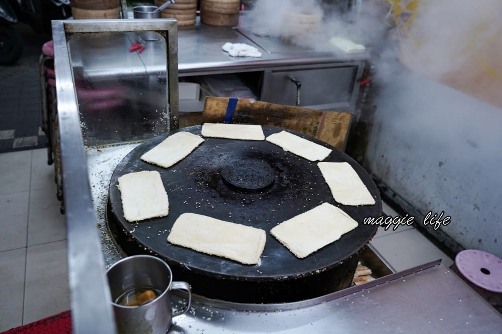 宏記豆漿｜台北東區24小時不打烊豆漿店，湯包會噴汁，還有隱藏版蛋餅