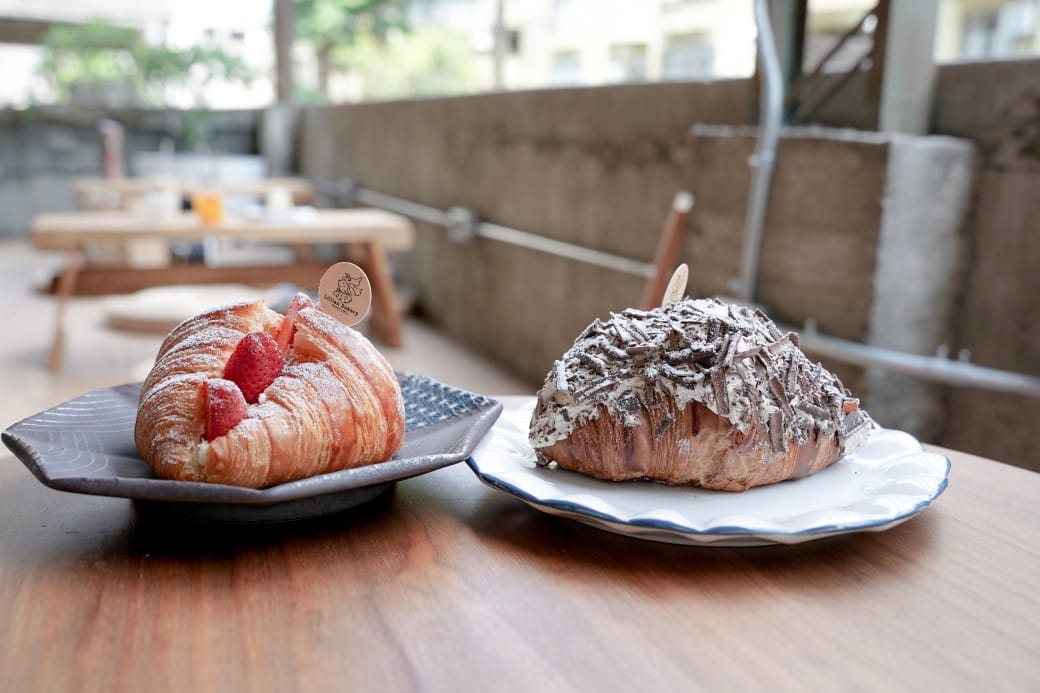 莉莉安烘焙專門店，台北老宅獨棟粉嫩色系甜點店，可頌超好吃，不限時隱藏在台北東區巷弄之中