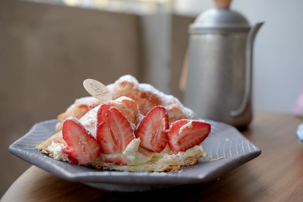 莉莉安烘焙專門店，台北老宅獨棟粉嫩色系甜點店，可頌超好吃，不限時隱藏在台北東區巷弄之中