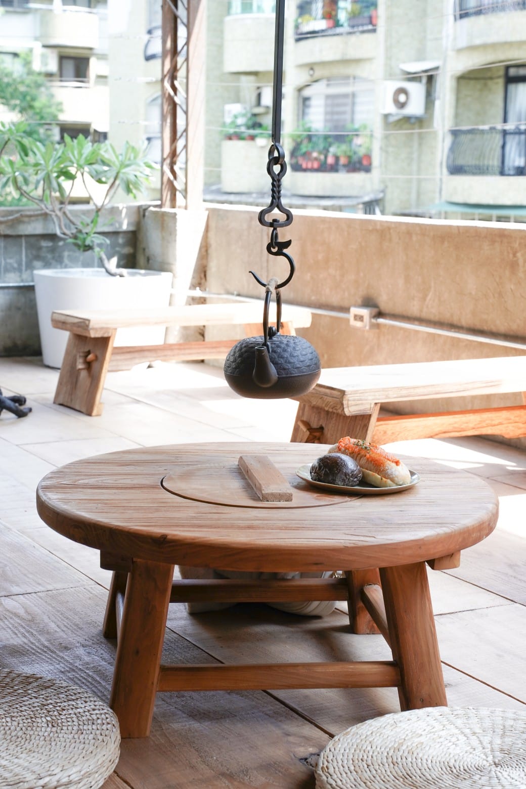 莉莉安烘焙專門店，台北老宅獨棟粉嫩色系甜點店，可頌超好吃，不限時隱藏在台北東區巷弄之中