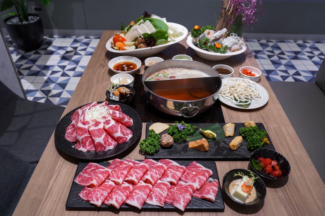 Smile One 精緻涮涮鍋，高雄福華大飯店30F ，高空美景約會首選，南台灣最美火鍋