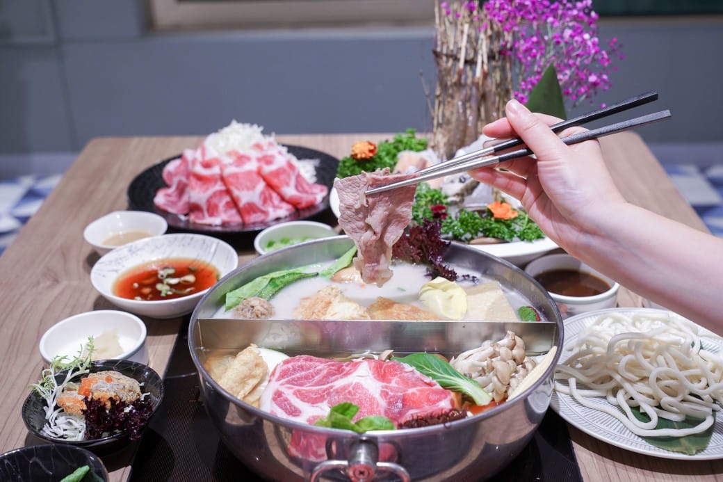 Smile One 精緻涮涮鍋，高雄福華大飯店30F ，高空美景約會首選，南台灣最美火鍋