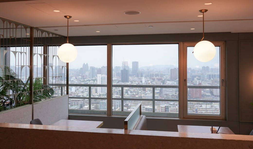 Smile One 精緻涮涮鍋，高雄福華大飯店30F ，高空美景約會首選，南台灣最美火鍋