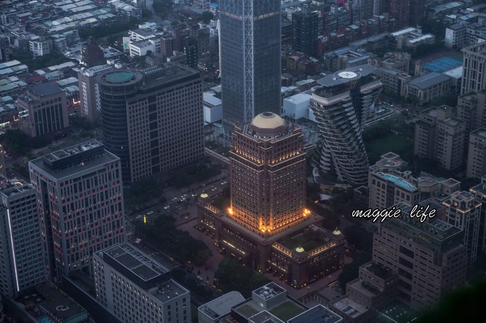 台北101觀景台，全台第一高樓必看重點，快速通關門票優惠，101樓神秘花園，愛麗絲夢遊仙境打卡點攻略