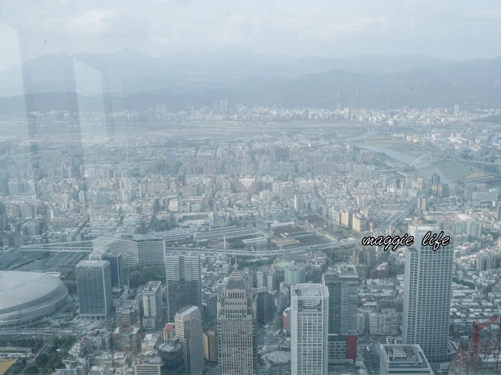 台北101觀景台，全台第一高樓必看重點，快速通關門票優惠，101樓神秘花園，愛麗絲夢遊仙境打卡點攻略