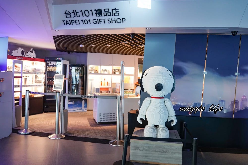 台北101觀景台，全台第一高樓必看重點，快速通關門票優惠，101樓神秘花園，愛麗絲夢遊仙境打卡點攻略