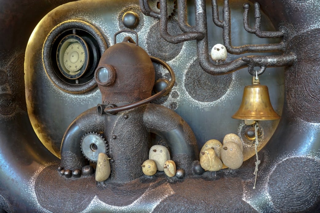 高雄休想上班創意咖啡，承億酒店一樓網美咖啡廳，大片書牆奇幻藝術鐵箱咖啡廳