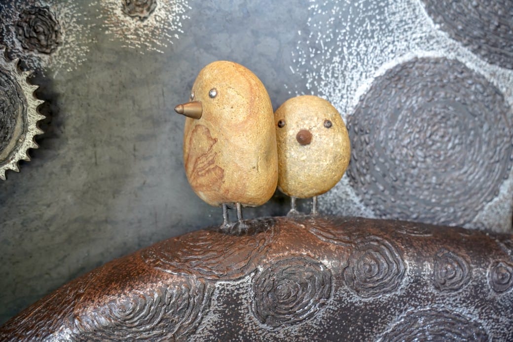 高雄休想上班創意咖啡，承億酒店一樓網美咖啡廳，大片書牆奇幻藝術鐵箱咖啡廳