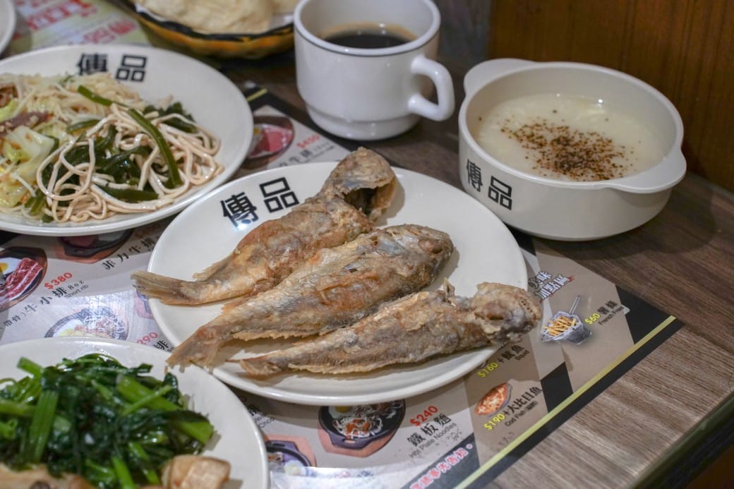 傳品牛排板橋店搬家啦｜280起吃到飽不加服務費每天都客滿，熱食補超快還不斷更新，板橋鄉民最愛